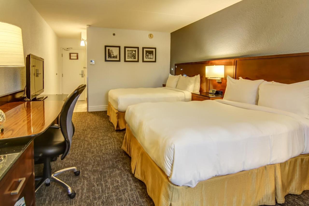 Chicoutimi La Sagueneenne - Hotel Et Centre De Congres מראה חיצוני תמונה