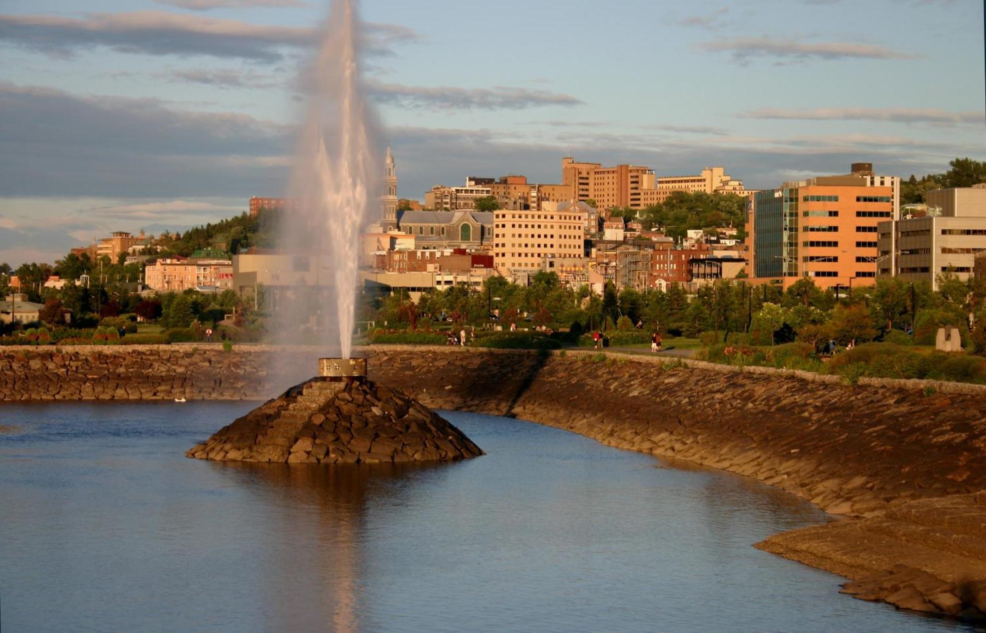 Chicoutimi La Sagueneenne - Hotel Et Centre De Congres מראה חיצוני תמונה