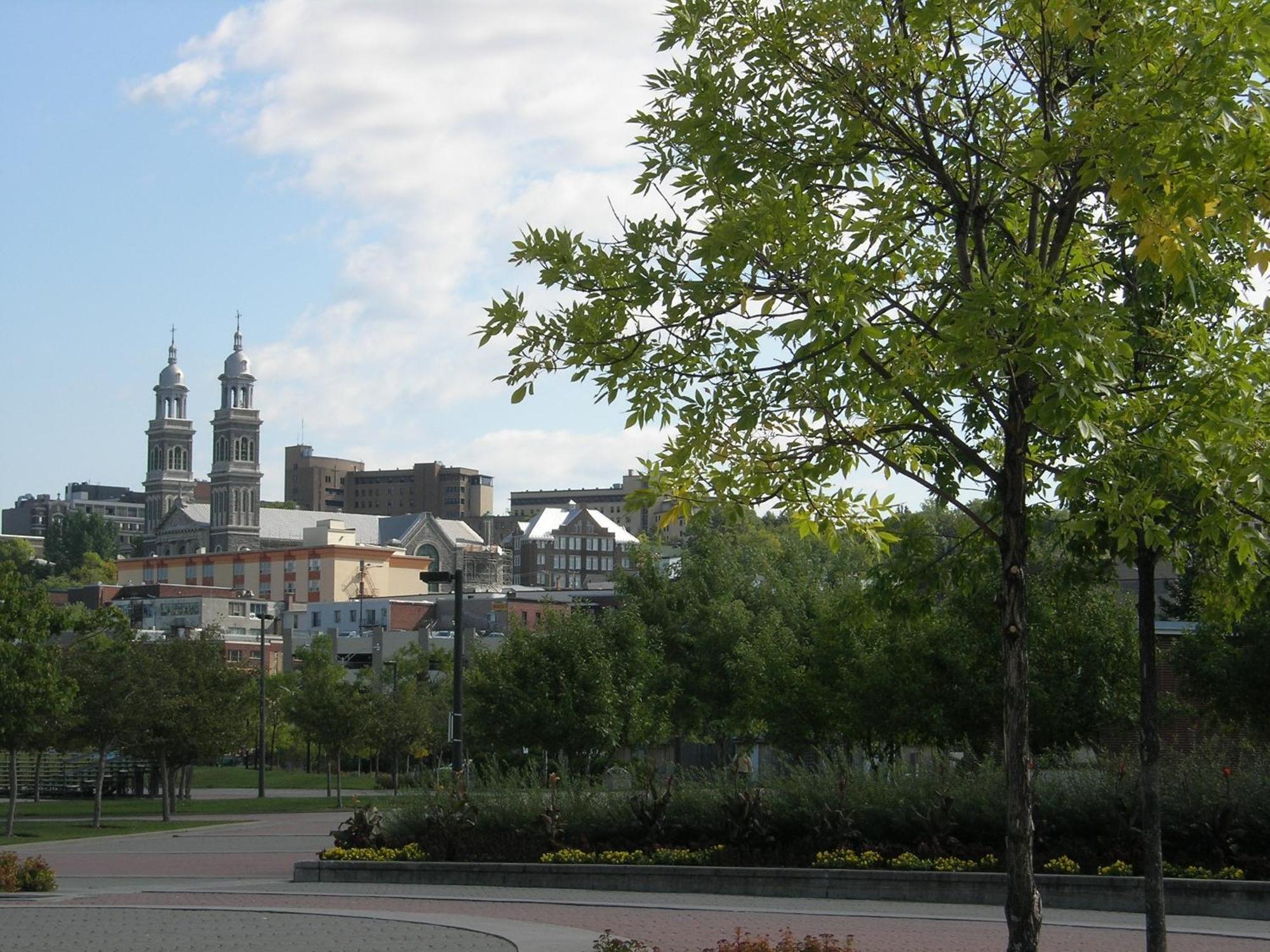 Chicoutimi La Sagueneenne - Hotel Et Centre De Congres מראה חיצוני תמונה