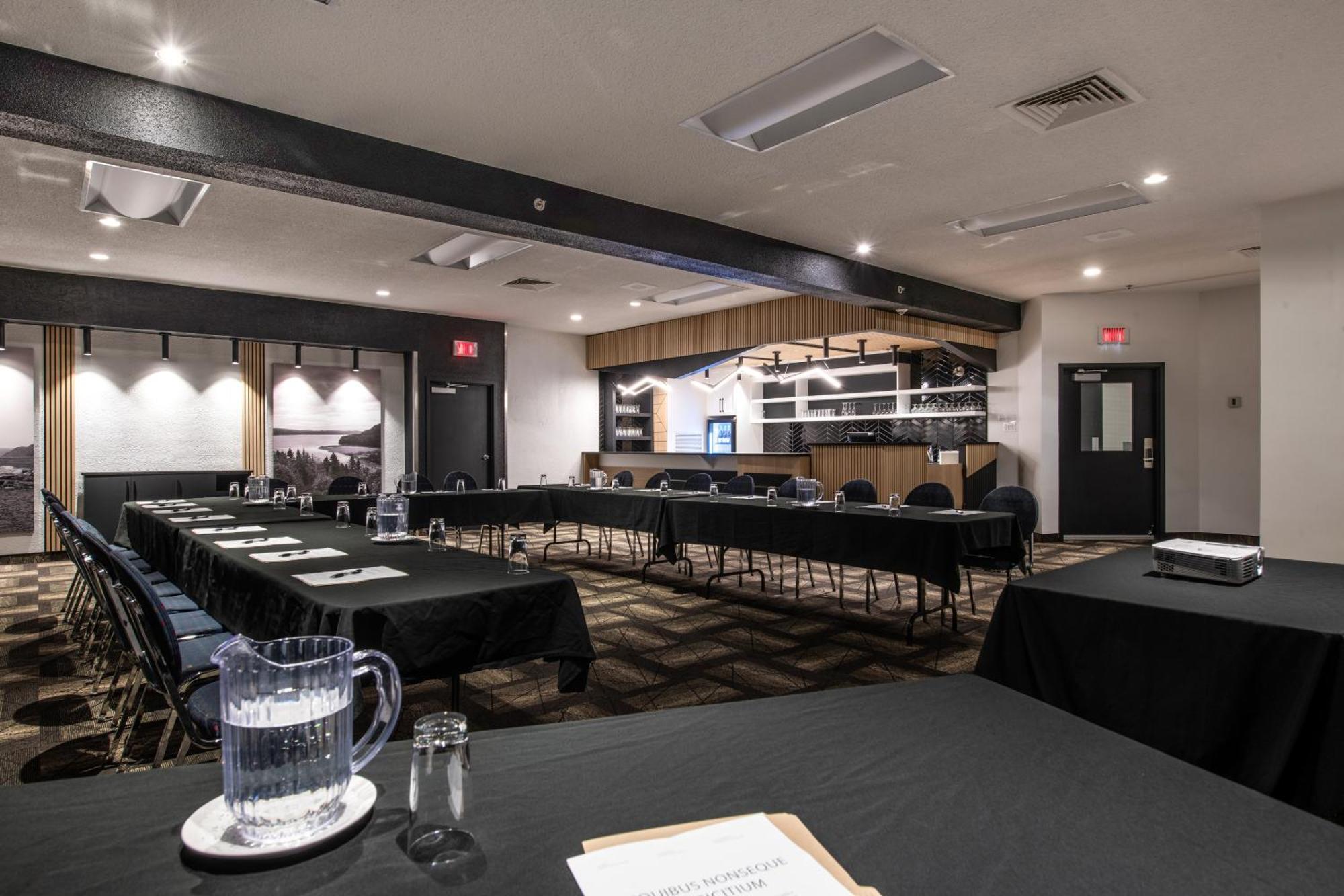Chicoutimi La Sagueneenne - Hotel Et Centre De Congres מראה חיצוני תמונה