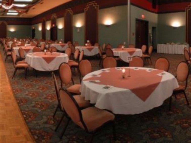 Chicoutimi La Sagueneenne - Hotel Et Centre De Congres מסעדה תמונה