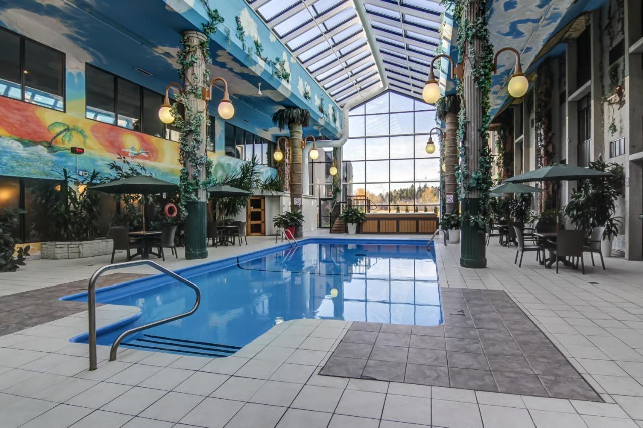 Chicoutimi La Sagueneenne - Hotel Et Centre De Congres מראה חיצוני תמונה